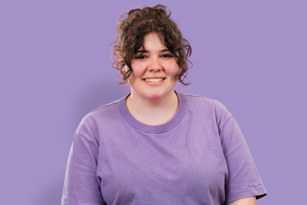 Retrouvez Marine, notre conseillère en peinture et revêtements Cap Color dans notre magasin à Saint-Égrève.