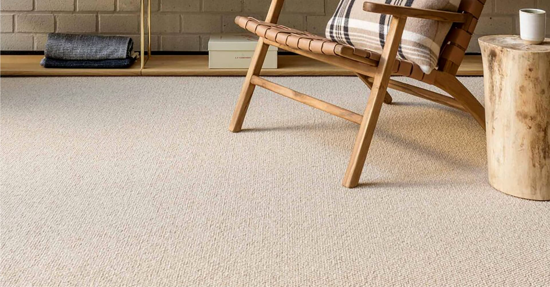 Un sol habillé d’une moquette en laine naturelle beige