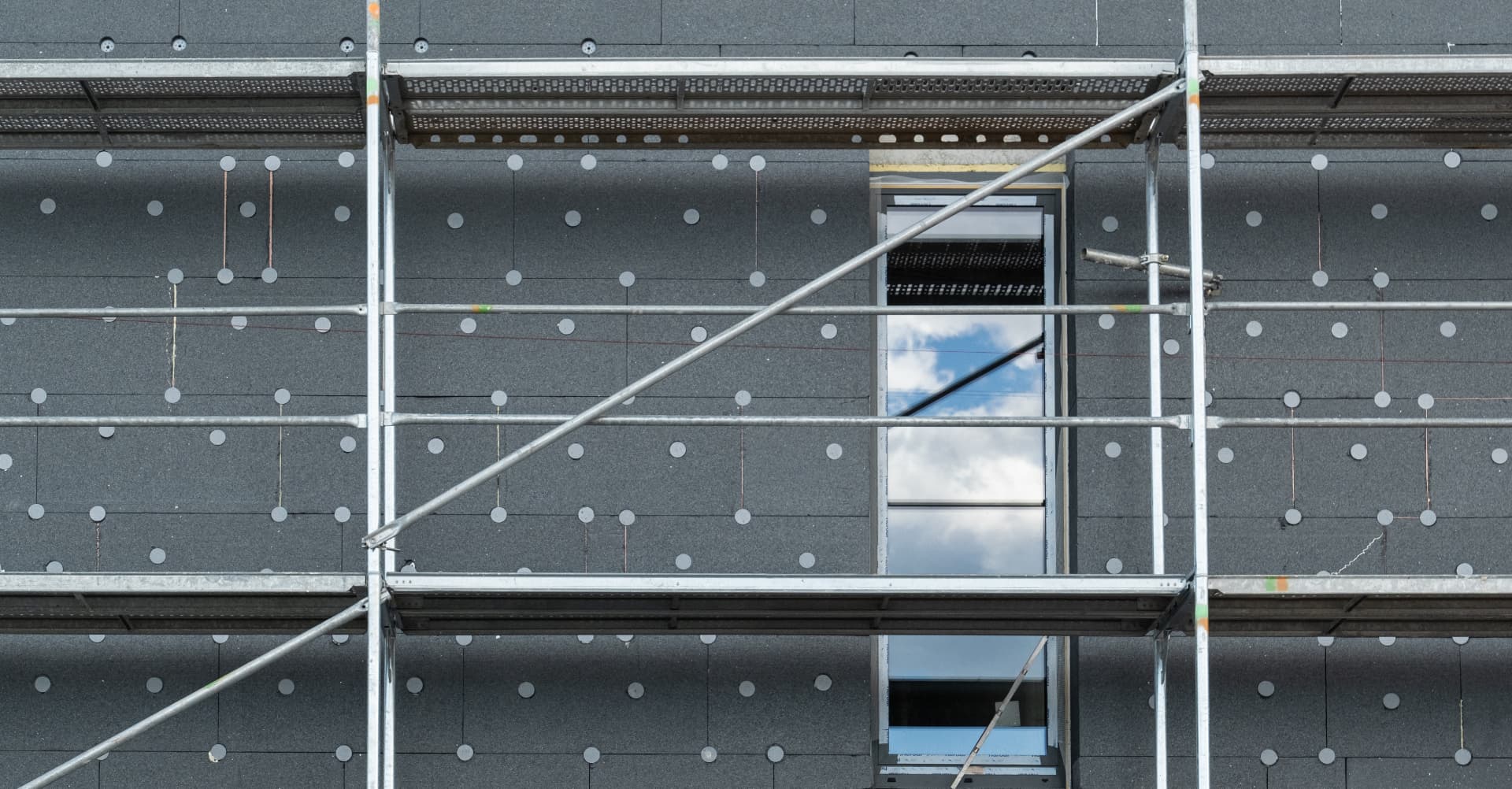 Peintures extérieures ou isolation, l’équipe de Cap Color se déplace pour une expertise sur les chantiers pros.